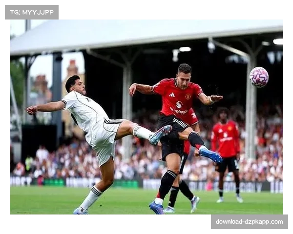 三中卫体系重现德甲赛场 多队借鉴中游球队成功经验 三中卫体系重现德甲赛场 多队借鉴中游球队成功经验