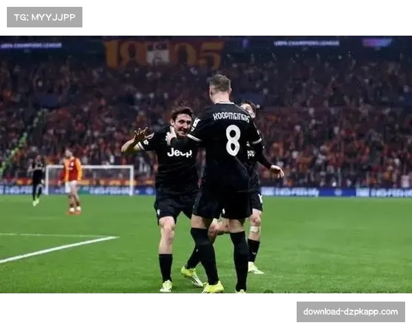 尤文首回合2-5惨败加拉塔萨雷,次回合翻盘难度极大 尤文首回合2-5惨败加拉塔萨雷,次回合翻盘难度极大